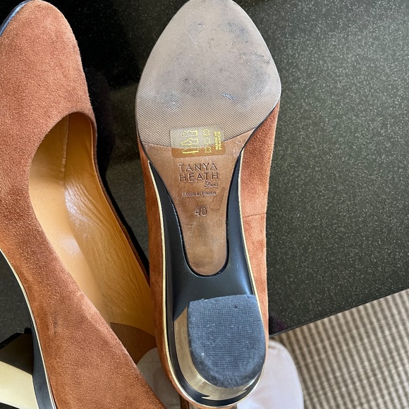 Tanya Heath "Sabine" Noisette Suede pumps with 2 set of heels. - Picture 14 of 14